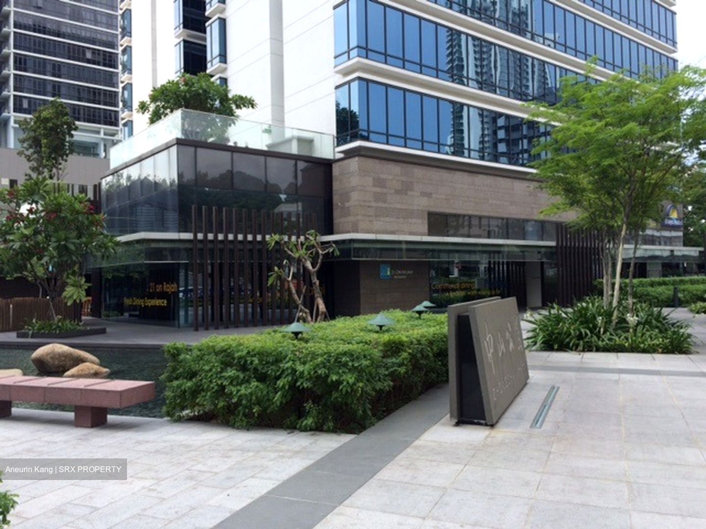 Zhongshan Mall (D12), Office #581829481